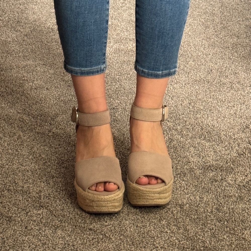 Marc Fisher Platform Sandals - Picture 11 of 11